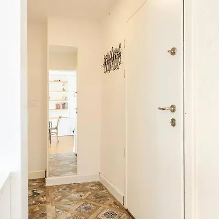 アパート 4 Bedroom Spacious In Nisantasi イスタンブール