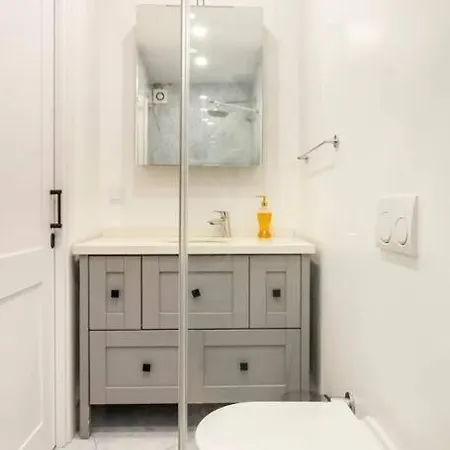 公寓 4 Bedroom Spacious In Nisantasi *